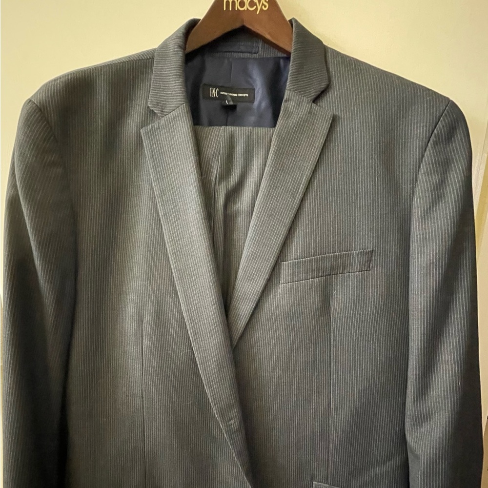 I.N.C. International Concepts Men's Black and Gray Striped Suit